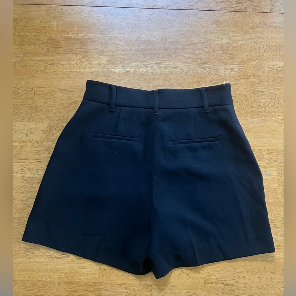 Aritzia dress shorts